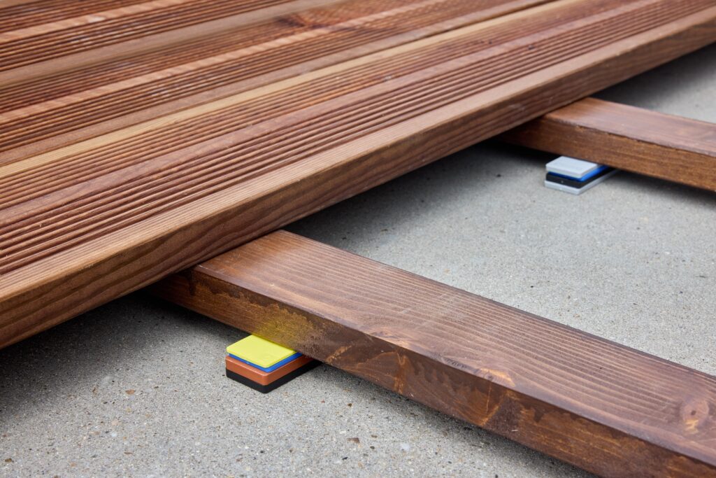 distanční podložky, vymezovací podložky, podložky pod okna, podložky do zárubně, podložky